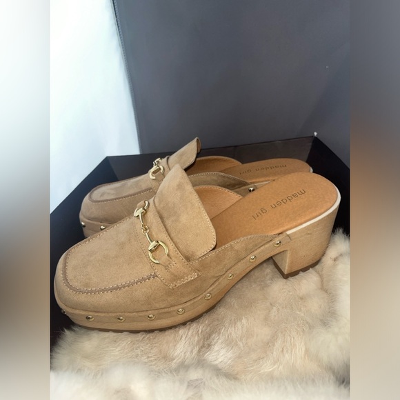 Madden Girl Tan Beige Platform Mule Clog 'Suzanne' Style W/ Stud Detail Sz 9.5 - Picture 5 of 5